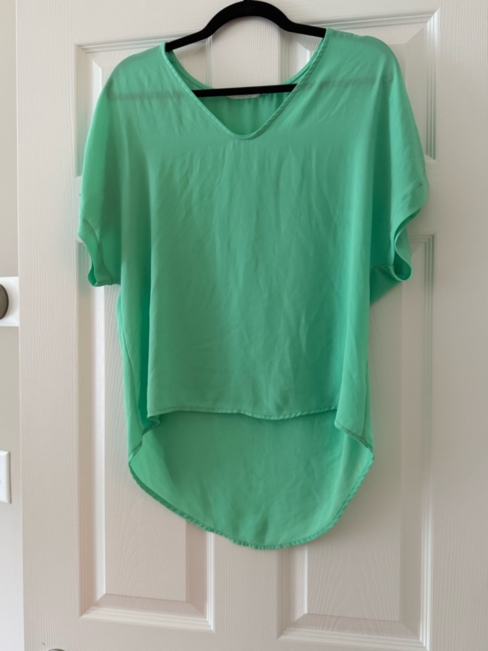 V-Neck Layered Hi-Low Tunic ** Bundle 5+ items and name your offer!!! 💖💞